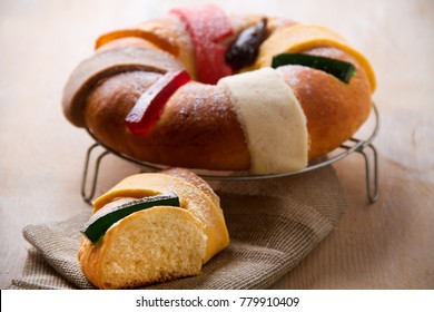 Traditional mexican kings day bread 