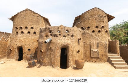 Traditional Mud Built Houses In Gaoui, Chad N'Djamena. Old Ancient Houses, Located In Sahel Desert And Sahara. Hot Weather In Desert Climate On The Chari River.