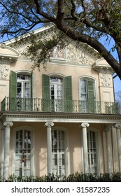 Traditional New Orleans House In Garden District Street