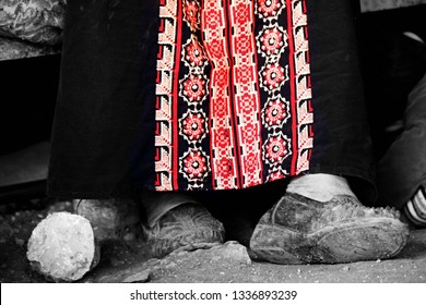 Traditional Palestinian Dress, Palestinian Embroidery, Old Woman Wearing A Palestinian Thobe, Bedouin Traditions, Palestine, Heritage