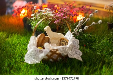 Traditional Polish Easter Basket Standing On The Grass - Holy Saturday, Easter Eve In Poland