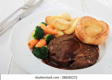 11,432 English roast dinner Images, Stock Photos & Vectors | Shutterstock