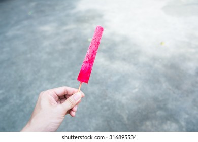 Traditional Thai Popsicle Maker Made By Using Juice Pour To Stainless Tube And Soak Into A Tank Then Rotate The Top, This Agitates The Ice And Settles The Tubes