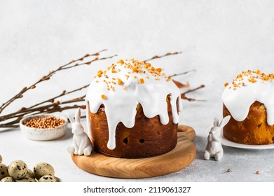 Traditional ukrainian easter cake with marshmallow glaze. Cottage cheese paskha. Easter table with traditional dessert. Easter bunny.