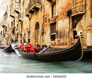 Traditional Venice Gondola Ride