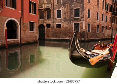 Traditional Venice Gondola Ride