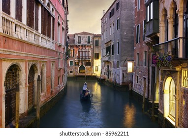 Traditional Venice Gondola Ride