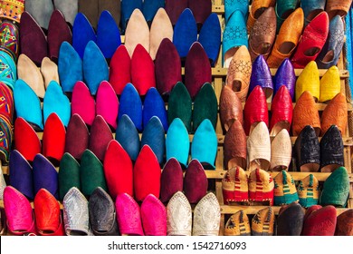 Traditional Vibrant Moroccan Slippers - 