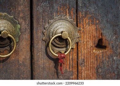 Traditional Wooden Door In China, Bronze Door Knocker.                            