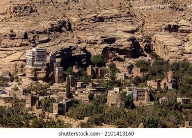 Traditional Yemeni Heritage Architecture Design Details In Historic Sanaa Town And Buildings In Yemen. Dar Al-Hajar In Wadi Dhahr, A Royal Palace On A Rock. Iconic Yemeni Building. Yemen Culture.