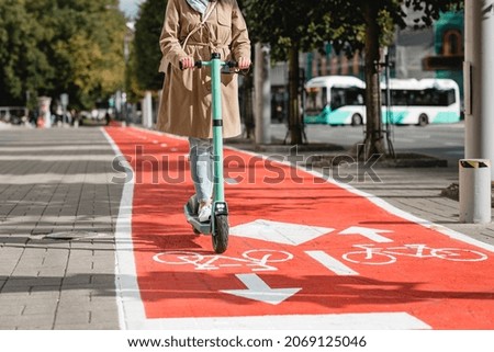 Similar – Fahrradschild auf der Straße auf der Straße