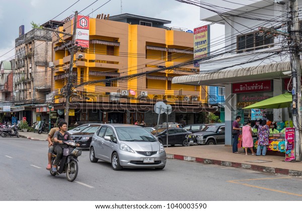 Traffic in\
Krabi City, Thailand, Asia, 20. April\
2015