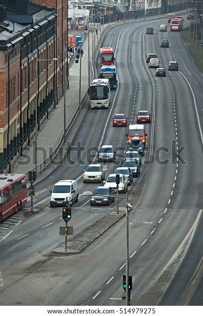 Traffic on an urban\
road