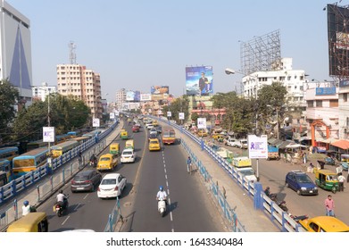 Traffic And Pedestrians On Crowded City Streets In Evening Rush Hour On Dhakuria Bridge Flyover One Of The Busiest Area In Calcutta. Kolkata, West Bengal, India South Asia Pacific, January 2020