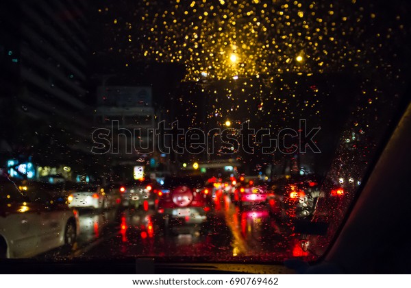 Traffic in rainy\
night