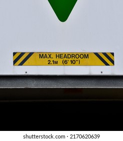 Traffic Sign UK - Max Headroom