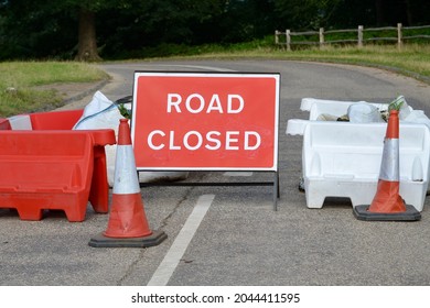 Traffic Sign UK: Road Closed