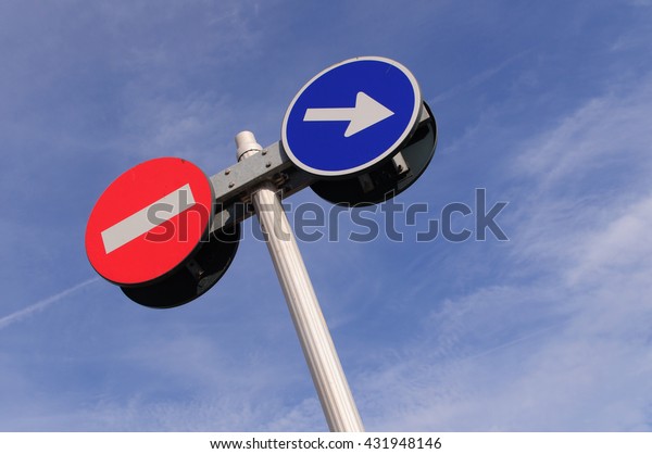 traffic signal\
\
