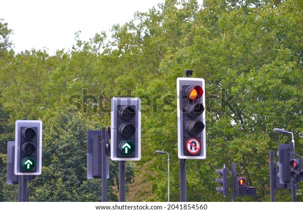 Traffic Signals UK: Traffic\
Lights