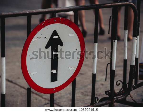 Traffic\
signs ,Go Ahead, straight , The old iron\
fence
