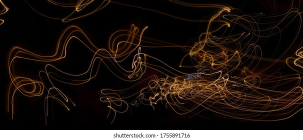trail of light from a lantern hanging from the ceiling, with free movement.