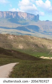 Trail Towards The National Park Of Canaima And The Tepui Kukenán In The Background.