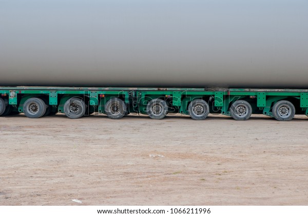 The\
trailers, 160 wheels, trailers from Thailand\
country