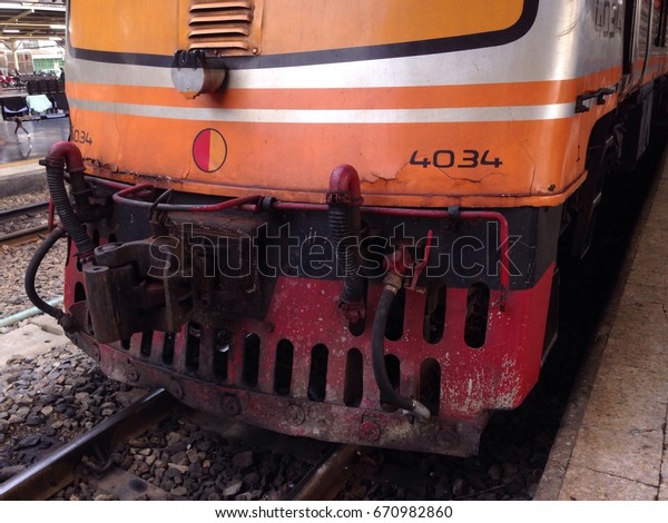 train\
engine