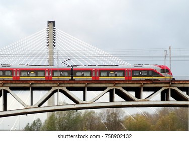 train going through the bridge