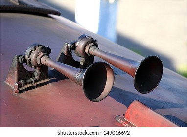 locomotive horn