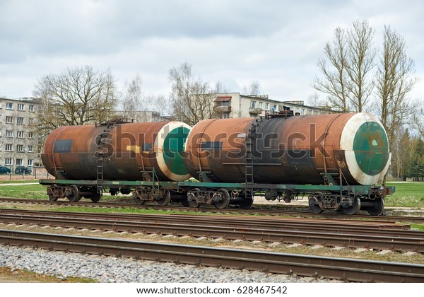 The\
train tanks with vegetable oil for industrial\
use