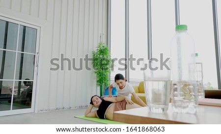 The trainer recommends exercise for weight loss forwomen.
