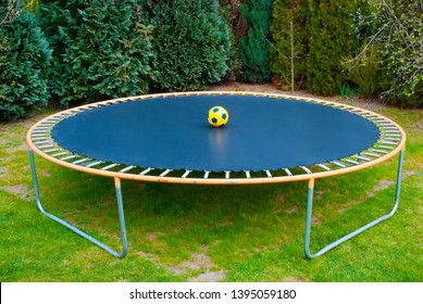 trampoline with ball, size 12 feet, black batut