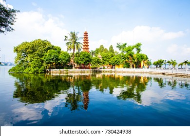 Tran Quoc Pagoda,the oldest Buddhist temple in Hanoi, is located on a small island near the southeastern shore of Hanoi's West Lake, Vietnam.