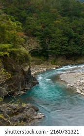 Tranquil Forest And Crooked Stream Waterfall Nature Scenery