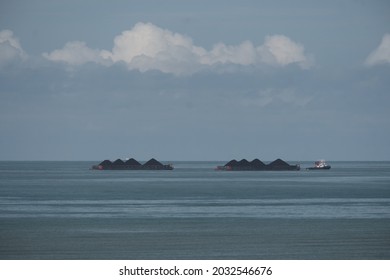 Transfering Coal Using Tongkang Ship