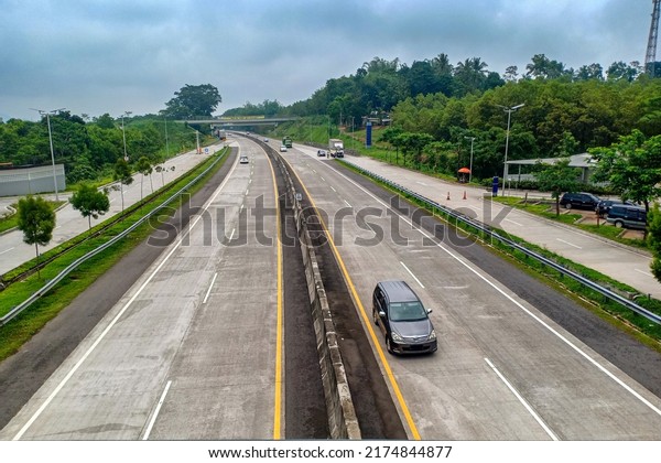 The Trans-Java Toll\
Road is a tolled expressway network that runs from Merak,\
northwestern end of Java to Banyuwangi, the eastern end of the\
island in Indonesia. 04 07\
2022