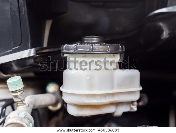 Transmission oil pot \
level in a engine car\
