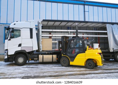 1,925 Pallet in truck trailer Images, Stock Photos & Vectors | Shutterstock