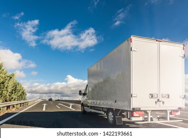 Transportation of merchandise on the road in a small truck