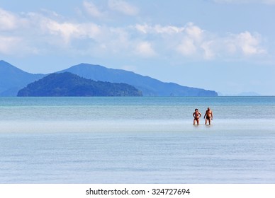 TRAT, THAILAND - APR 14 : Unidentified foreign tourists vacation on a beach summer of Koh Mak on APRIL 14, 2013 in Trat, Thailand. It is a popular the famous for Koh Mak 
