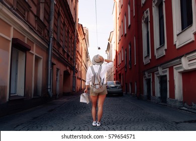 Travel Guide Young Female Traveler Backpack Stock Photo 579654571 ...