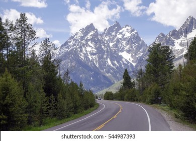 Travel On The Haines Highway