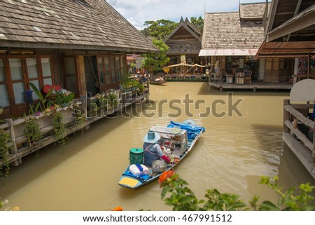 Travel and shopping in Pattaya Floating Market four regions, Thailand.