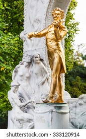 Travel To Vienna City - Golden Statue 