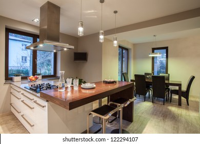 Travertine House - View On  Kitchen And Dining Room