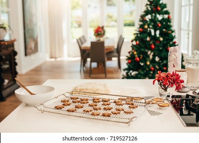 Albero Di Natale Kitchen.Kitchen Christmas Background Immagini Foto Stock E Grafica Vettoriale Shutterstock