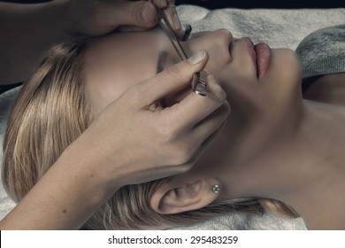 The treatmet of 3D japanese eyelash extention - Shutterstock ID 295483259
