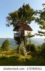 tree house in the mountains, a children's treehouse