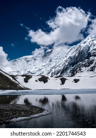 Trekking up to the half-frozen Tilicho Lake on the Annapurna Circuit in Nepal 